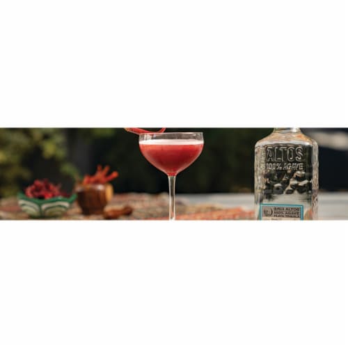 Olmeca Altos Tequila Reposado Perspective: bottom
