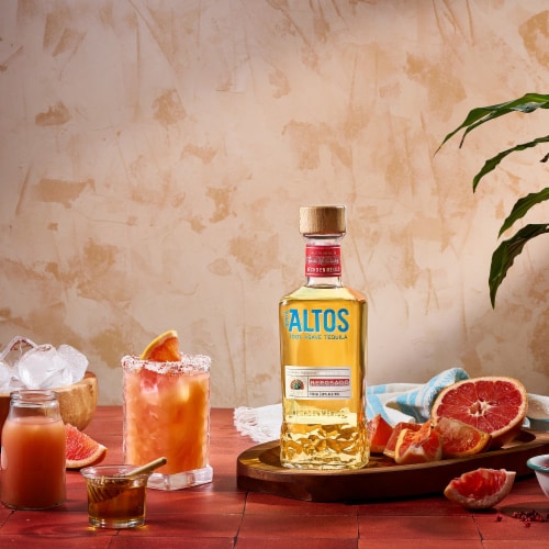 Olmeca Altos Tequila Reposado Perspective: bottom