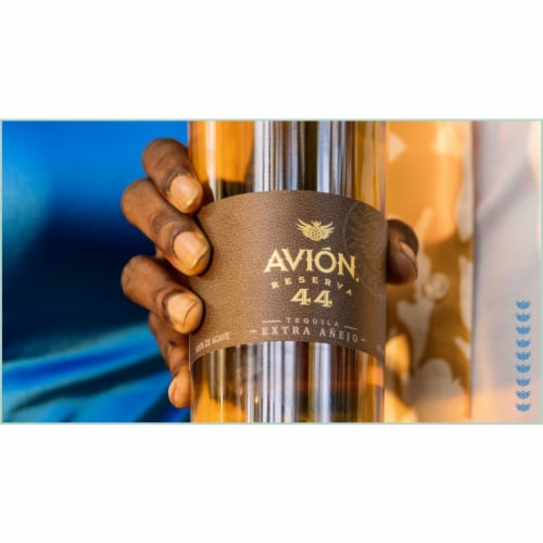 Avion Tequila Extra Anejo Reserva 44 Perspective: bottom