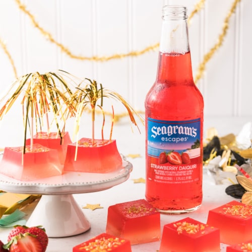 Seagram's Escapes® Strawberry Daiquiri Flavored Malt Beverage Cooler Perspective: bottom