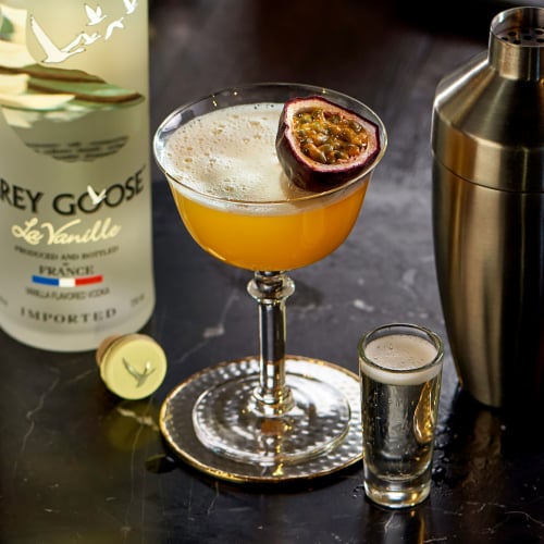 Grey Goose La Vanille Vodka Perspective: bottom
