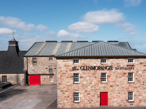 Glenmorangie The Original 10 Year Highland Single Malt Scotch Whisky Perspective: bottom