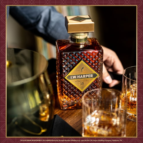 I.W. Harper Whiskey - American 15 YO Perspective: bottom