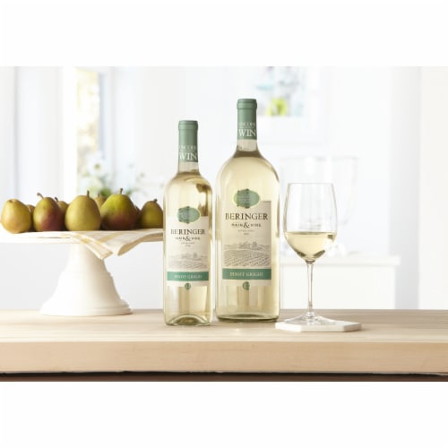 Beringer Main & Vine California Collection Pinot Grigio White Wine Perspective: bottom