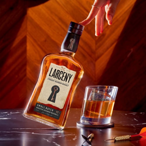Larceny Aged 6 Years Small Batch Kentucky Straight Bourbon Whiskey Perspective: bottom