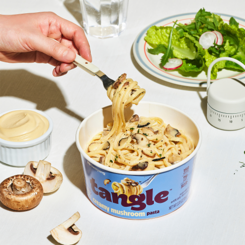 Samyang™ Tangle Creamy Mushroom Pasta Big Bowl Perspective: bottom