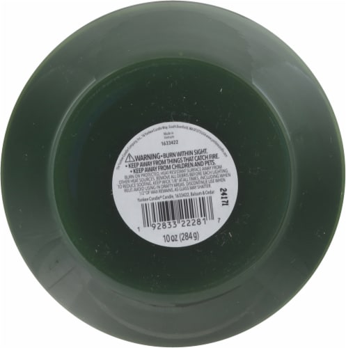 Yankee Candle® Jar Candle Balsam & Cedar Perspective: bottom
