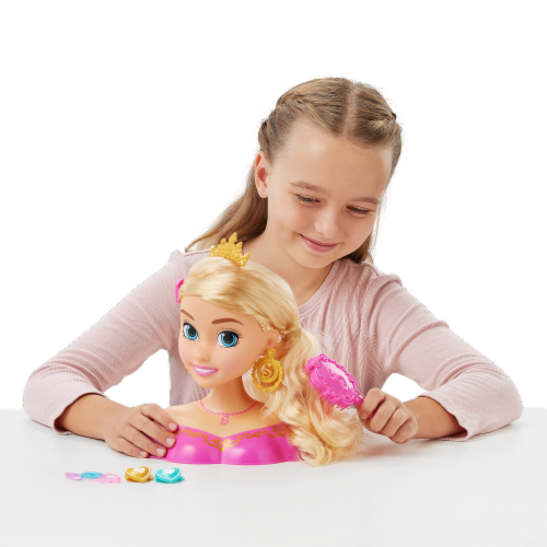 Zuru Sparkle Girlz Caucasian Styling Toy Perspective: bottom