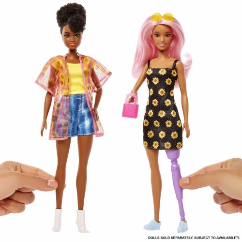Barbie Fashions 2-Pack: Shirt, Shorts & Kimono, Sunflower Dress, Purse & Sunglasses Perspective: bottom