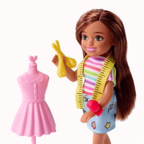 Mattel Chelsea Can Be Barbie Fashion Designer Doll Perspective: bottom