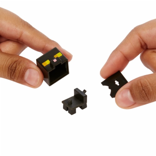 Minecraft Mini Cat Figurine Perspective: bottom