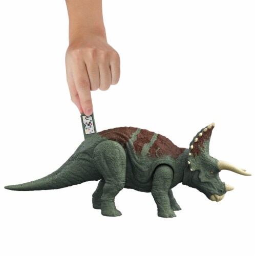 Mattel® Jurassic World Dominion Roar Strikers™ Triceratops Toy Figure Perspective: bottom