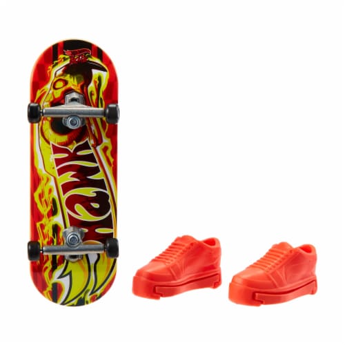 Mattel® Hot Wheel® Skateboard Perspective: bottom