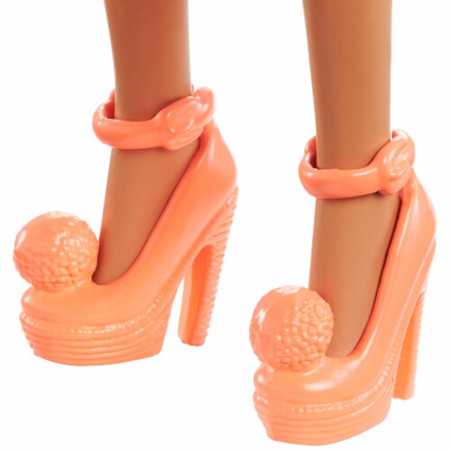 Barbie Fashionista Doll Perspective: bottom