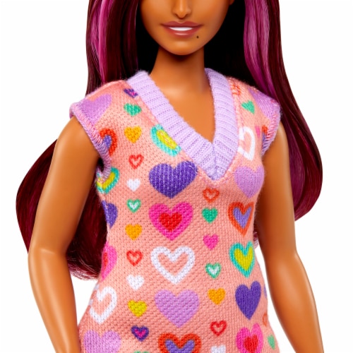 Mattel Barbie® Fashionista Doll Perspective: bottom