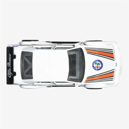 Mattel HKC48 Hot Wheels Premium Car Culture Spettacolare - Alfa Romeo 155 V6 Ti Perspective: bottom