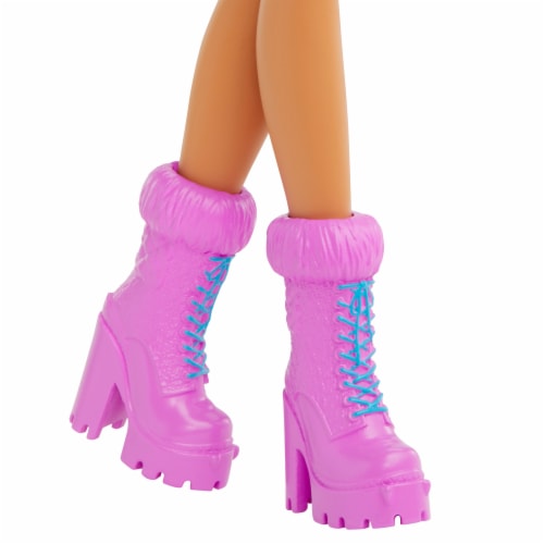 Mattel Monster High Clawdeen Wolf™ Doll Perspective: bottom