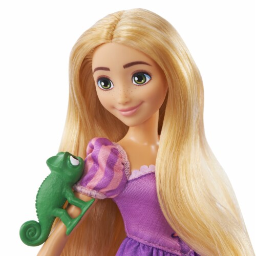 Mattel® Disney Princess Rapunzel and Maximus Doll Perspective: bottom