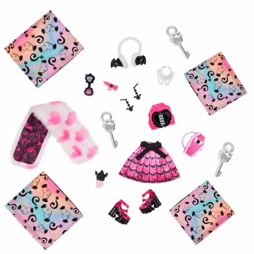 Mattel Monster High Skulltimate Secrets Draculaura Doll Perspective: bottom