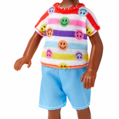 Mattel Barbie Chelsea Doll Perspective: bottom