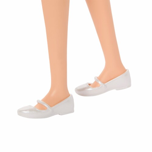Mattel Barbie® 1973 Doll Perspective: bottom