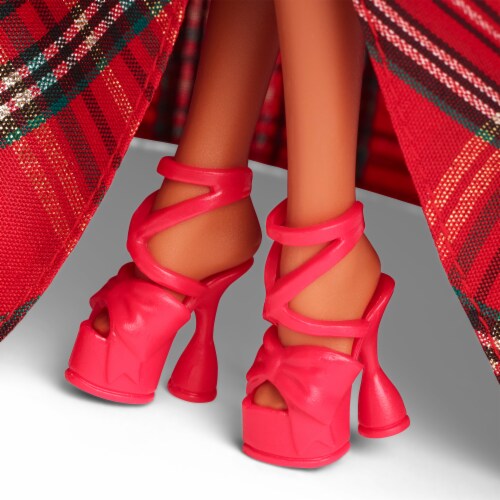 Mattel 2024 Holiday Barbie Doll Perspective: bottom