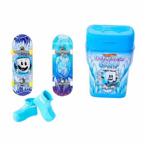 Hot Wheels® Skate™ Icy Mint Gum Container Perspective: bottom