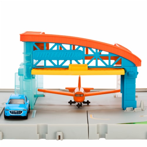 Mattel Matchbox Takeoff Adventure playset Perspective: bottom
