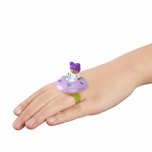 Mattel POLLY POCKET FAIRY MEADOW Ring and Case Perspective: bottom