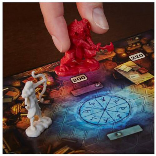 Hasbro F6620 Dungeons & Dragons Bedlam In Neverwinter Perspective: bottom