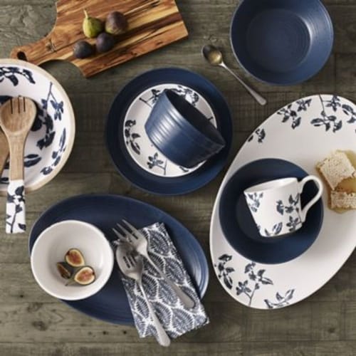 Bee and willow dinnerware discount