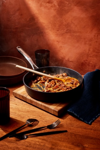 Sanderson Farms® Fresh Chicken Gizzards Tray Perspective: bottom