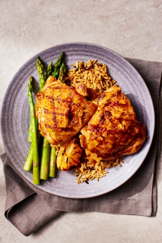 Sanderson Farms® Fresh Chicken Thighs Perspective: bottom