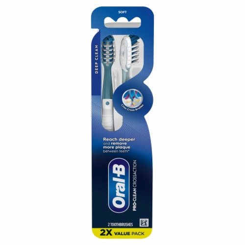 Oral-B CrossAction All In One Deep Plaque Removal Soft Manual Toothbrush Perspective: bottom