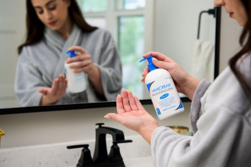 Vanicream™ Moisturizing Lotion for Sensitive Skin Perspective: bottom