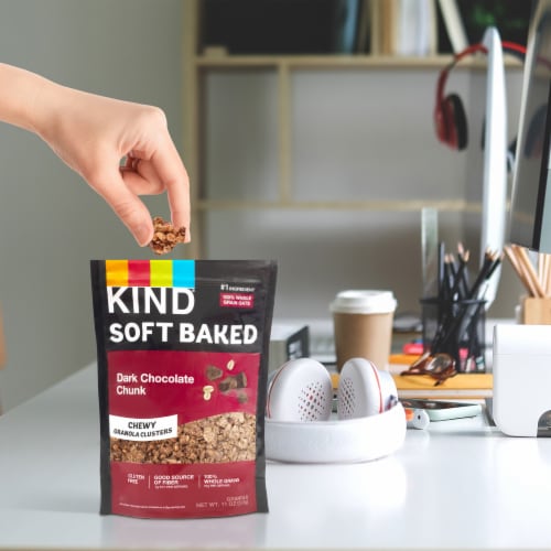 KIND Soft Baked Dark Chocolate Chunk Granola Perspective: bottom