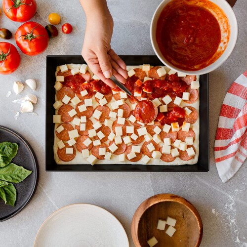 Chef Pomodoro Detroit Style Pizza Pan, 14x10", Non-Stick Aluminum, Pre-Seasoned Bakeware Perspective: bottom
