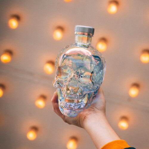 Crystal Head Aurora Vodka Perspective: bottom