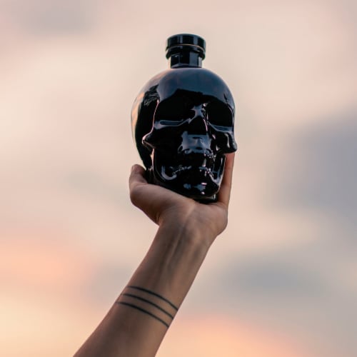 Crystal Head Onyx Vodka Perspective: bottom