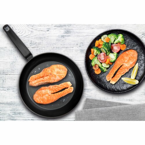Fry Pan And Skillet, Non-Stick Aluminium Cookware With Bakelite Handle, 11  (28Cm) Perspective: bottom