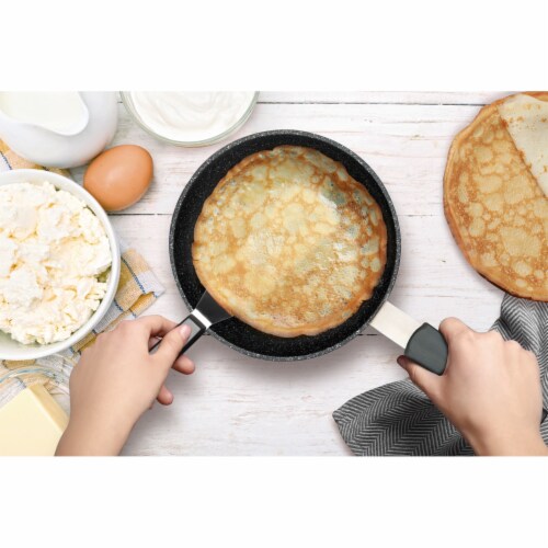 Fry Pan And Skillet, Non-Stick Aluminium Cookware, 8  (20Cm) Perspective: bottom