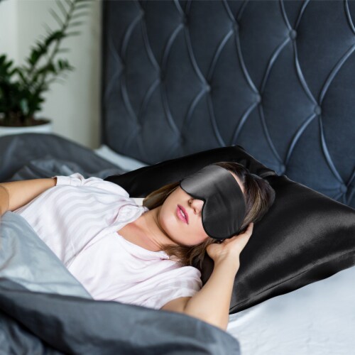 PiccaoCasa Envelope Closure Pillowcase Mulberry Silk with a Silk Eye Cover Perspective: bottom