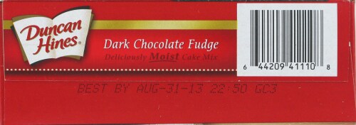 Duncan Hines Dark Chocolate Fudge Cake Mix Perspective: bottom