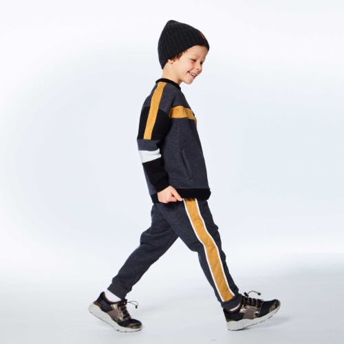 Colorblock Fleece Top Perspective: bottom