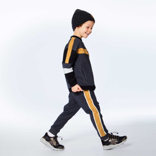Colorblock Fleece Top Perspective: bottom
