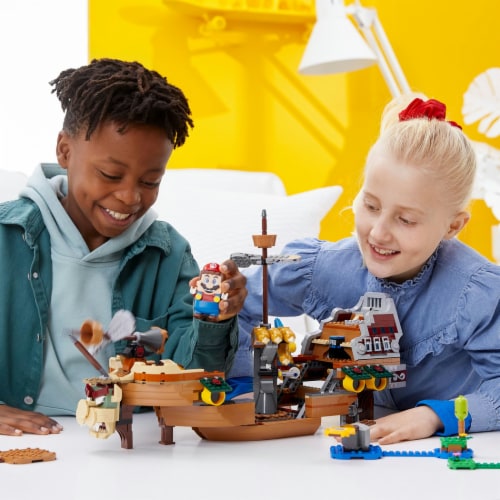 LEGO® Super Mario™ 71391 Bowser's Airship Building Set Perspective: bottom