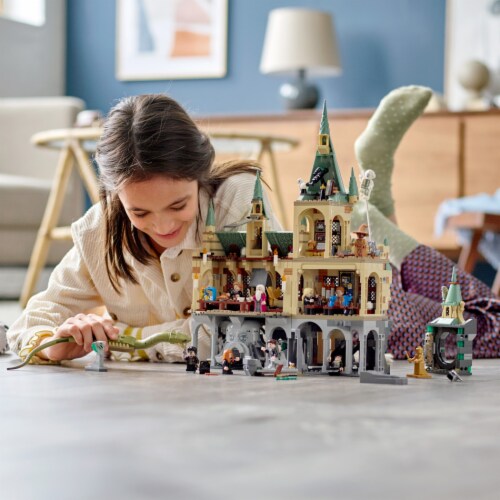 76389 LEGO® Harry Potter Hogwarts' Chamber of Secrets Perspective: bottom