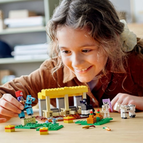 LEGO® 21171 Minecraft The Horse Stable Building Toy Perspective: bottom