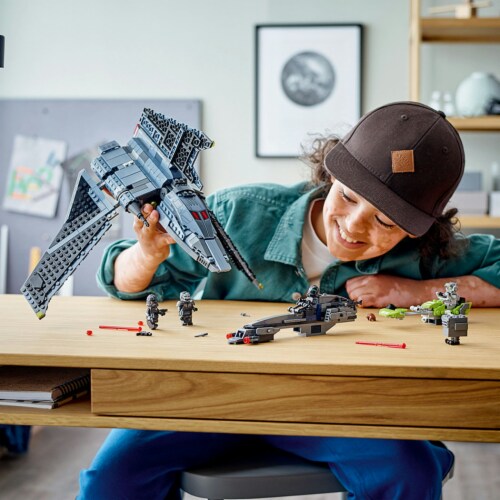 LEGO® Star Wars The Bad Batch™ Attack Shuttle Building Toy Perspective: bottom