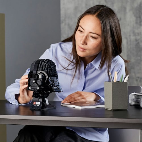 Darth Vader™ Helmet 75304, Star Wars™